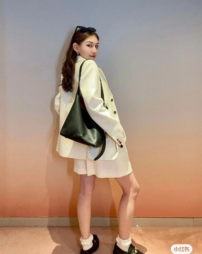 Louis Vuitton Hobo Bags